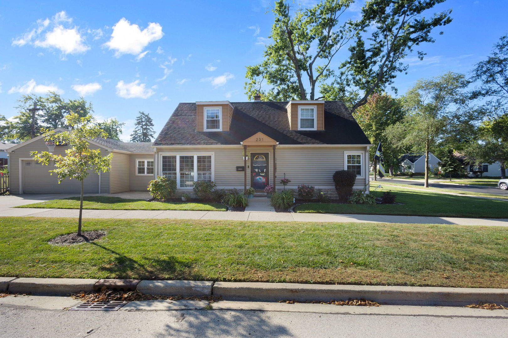 231 East Berkshire Avenue Lombard IL 60148