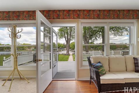 1611 North Woodlawn Park Avenue Mchenry IL 60051
