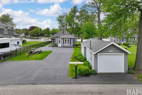 1611 North Woodlawn Park Avenue Mchenry IL 60051