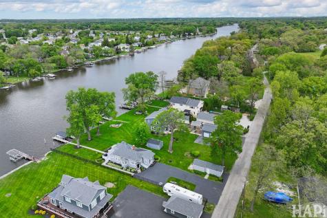 1611 North Woodlawn Park Avenue Mchenry IL 60051