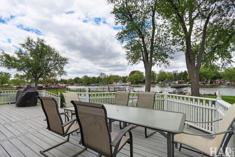 1611 North Woodlawn Park Avenue Mchenry IL 60051