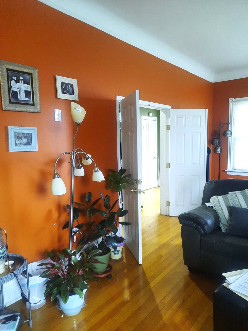 2665 East 77th Street Chicago IL 60649