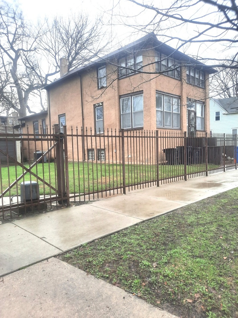 2665 East 77th Street Chicago IL 60649