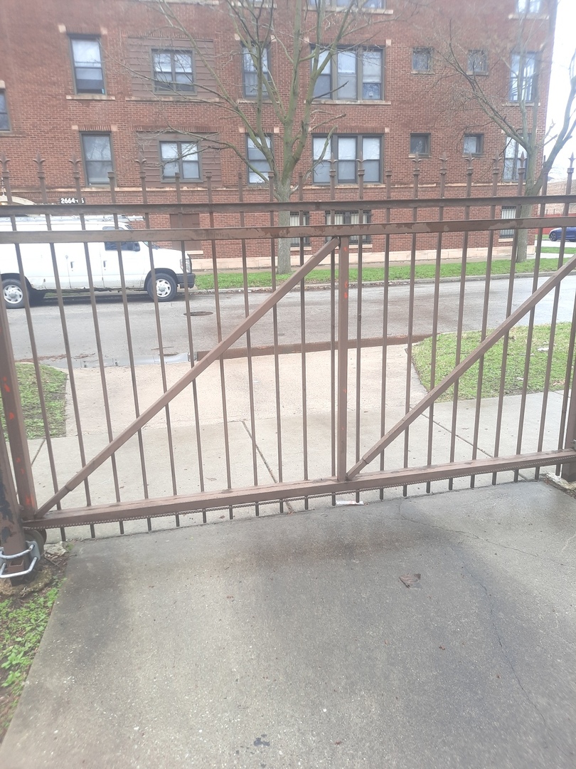 2665 East 77th Street Chicago IL 60649