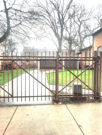 2665 East 77th Street Chicago IL 60649