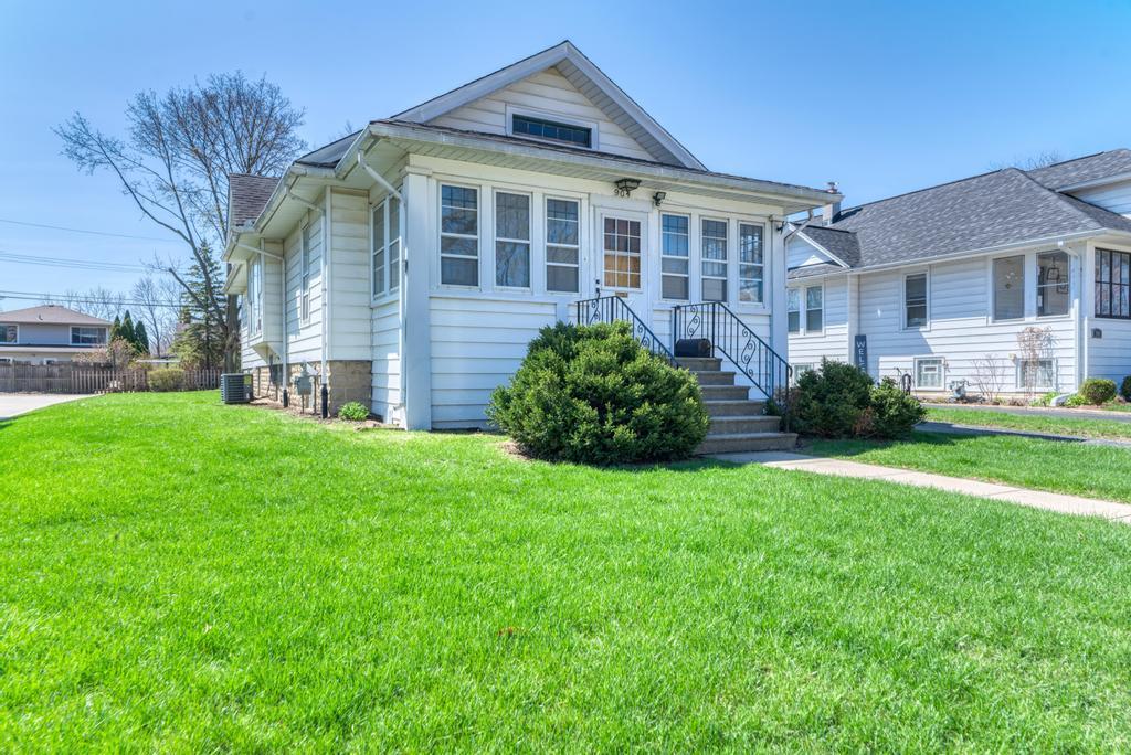 904 Caton Avenue Joliet IL 60435