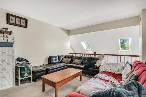 3947 Blackstone Avenue Gurnee IL 60031