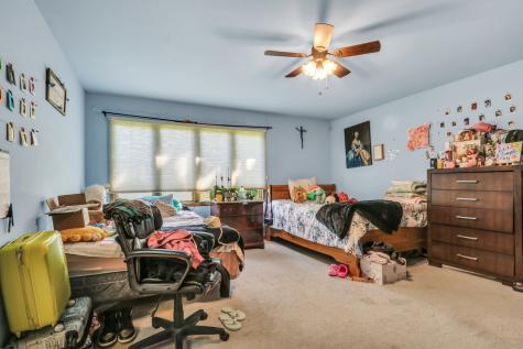 3947 Blackstone Avenue Gurnee IL 60031
