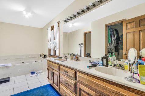 3947 Blackstone Avenue Gurnee IL 60031