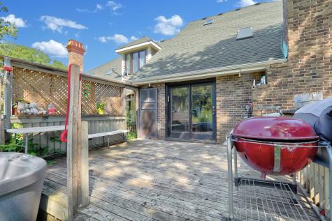 3947 Blackstone Avenue Gurnee IL 60031