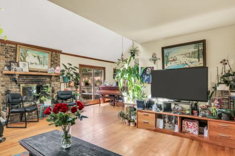 3947 Blackstone Avenue Gurnee IL 60031
