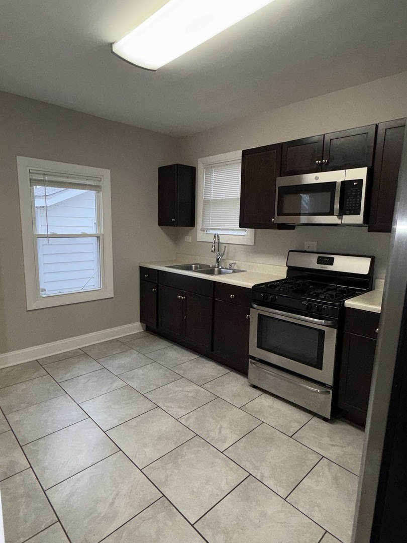 137 North East Avenue Aurora IL 60505