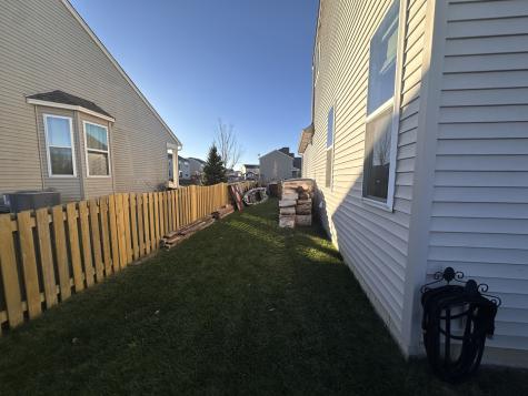 2732 Woodworth Avenue Woodstock IL 60098