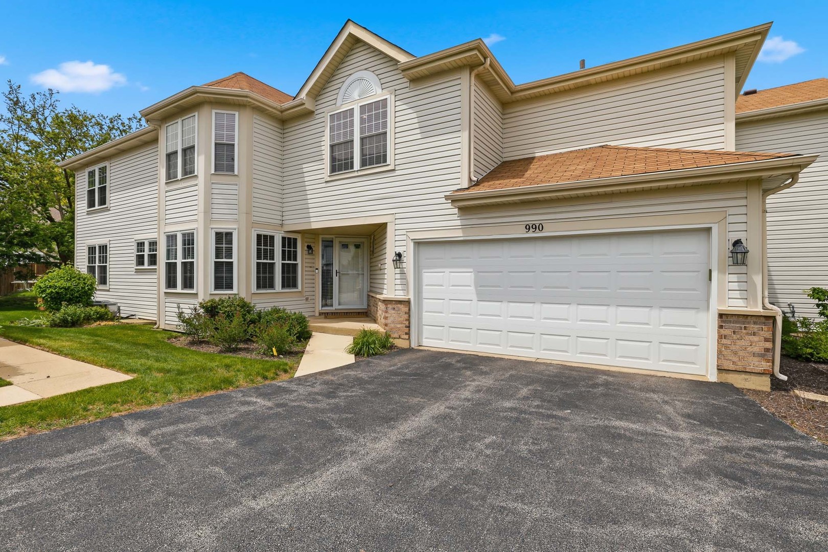 990 Sweetflower Drive Hoffman Estates IL 60169