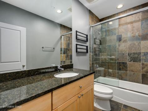 2122 North Magnolia Avenue Chicago IL 60614
