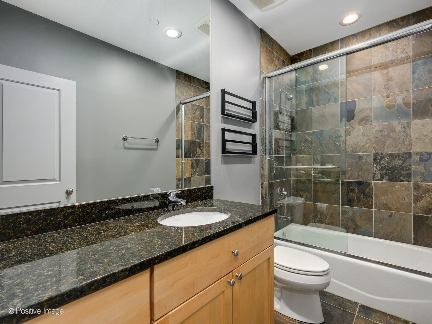 2122 North Magnolia Avenue Chicago IL 60614