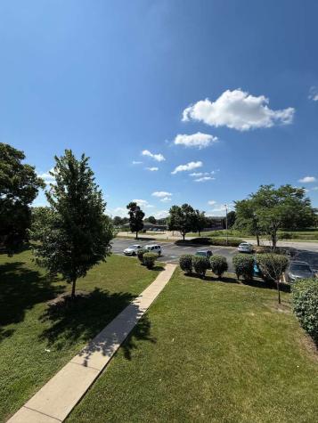161 West Elk Trail Carol Stream IL 60188