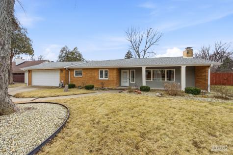 925 Lindenwood Drive Aurora IL 60506