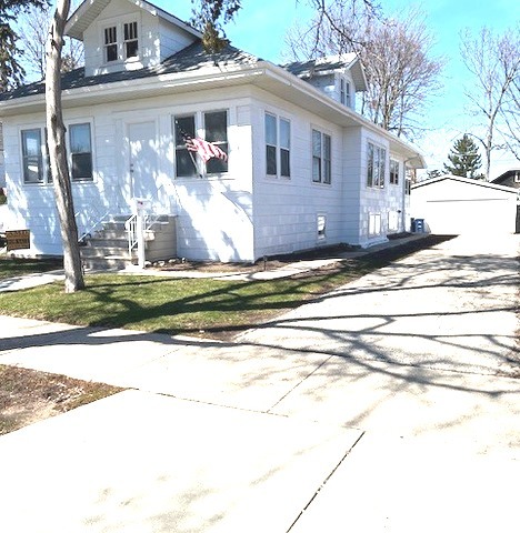 1548 Campbell Avenue Des Plaines IL 60016