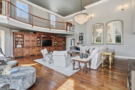 1877 Banbury Road Inverness IL 60067