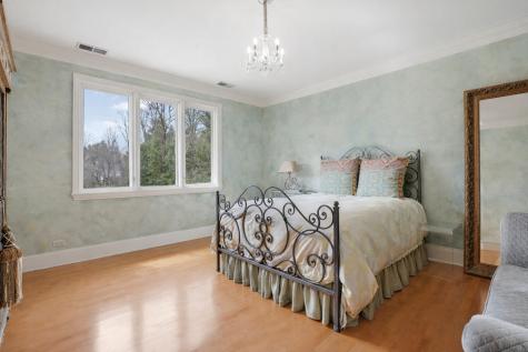 1877 Banbury Road Inverness IL 60067