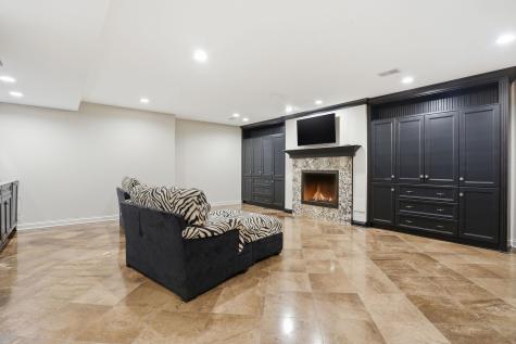 1877 Banbury Road Inverness IL 60067