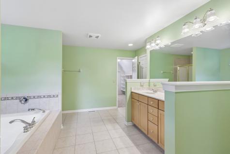 426 Heatherwood Drive SE Oswego IL 60543