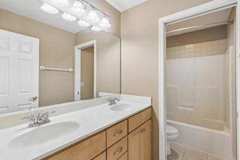 426 Heatherwood Drive SE Oswego IL 60543