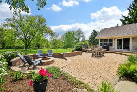 41W555 Wayne Drive St. Charles IL 60175