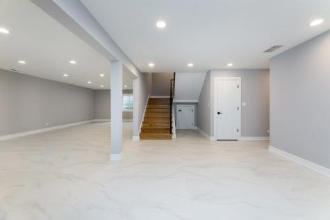 8348 West Farragut Street Norridge IL 60706