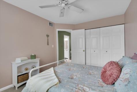 1575 Woodbury Circle Gurnee IL 60031