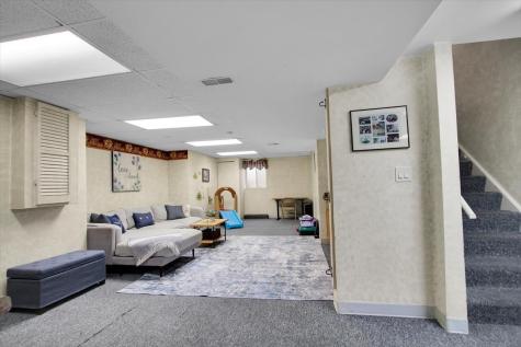 1575 Woodbury Circle Gurnee IL 60031