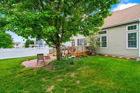 1575 Woodbury Circle Gurnee IL 60031