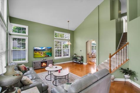 1575 Woodbury Circle Gurnee IL 60031