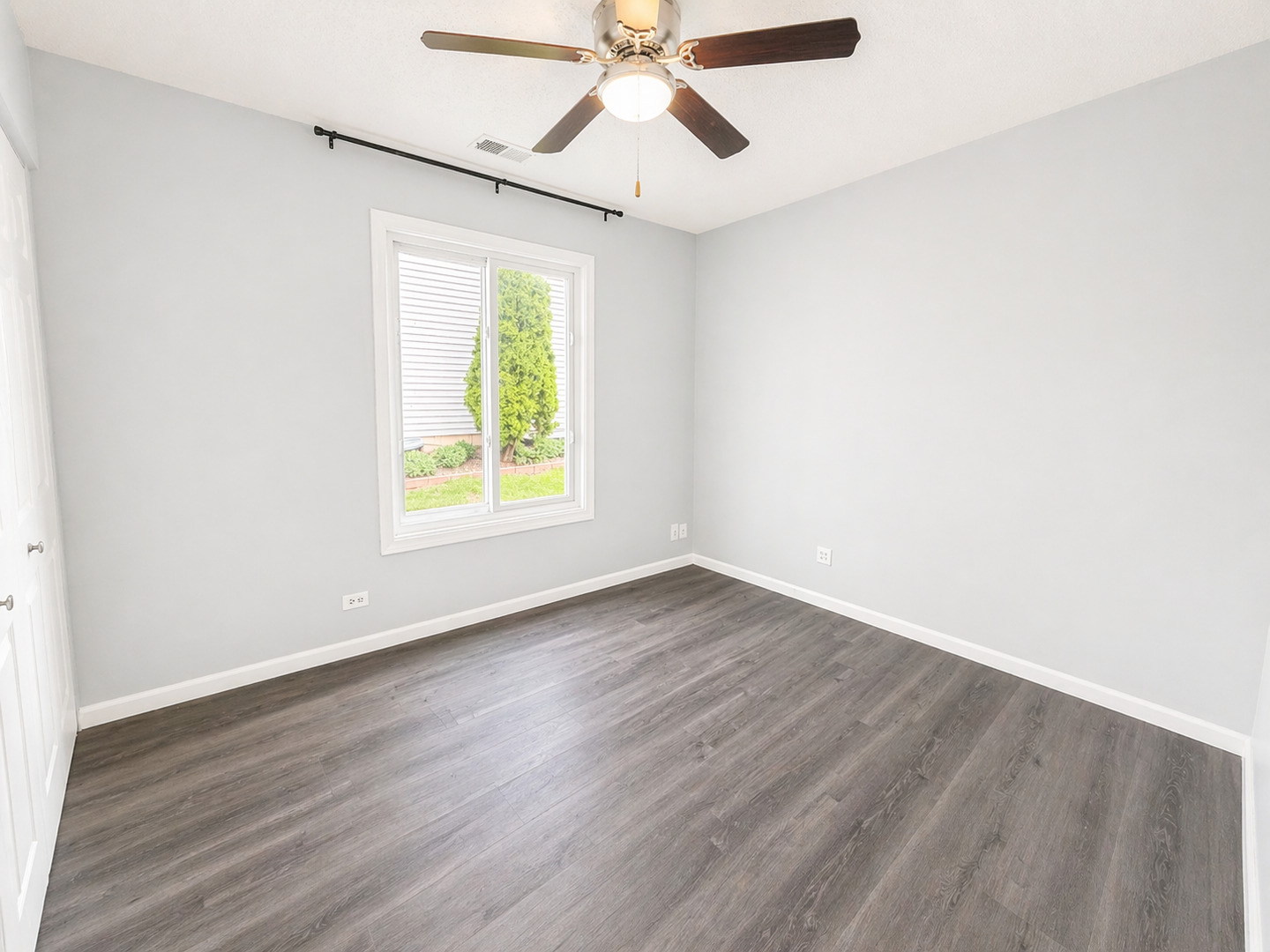 828 Huron Court Carol Stream IL 60188