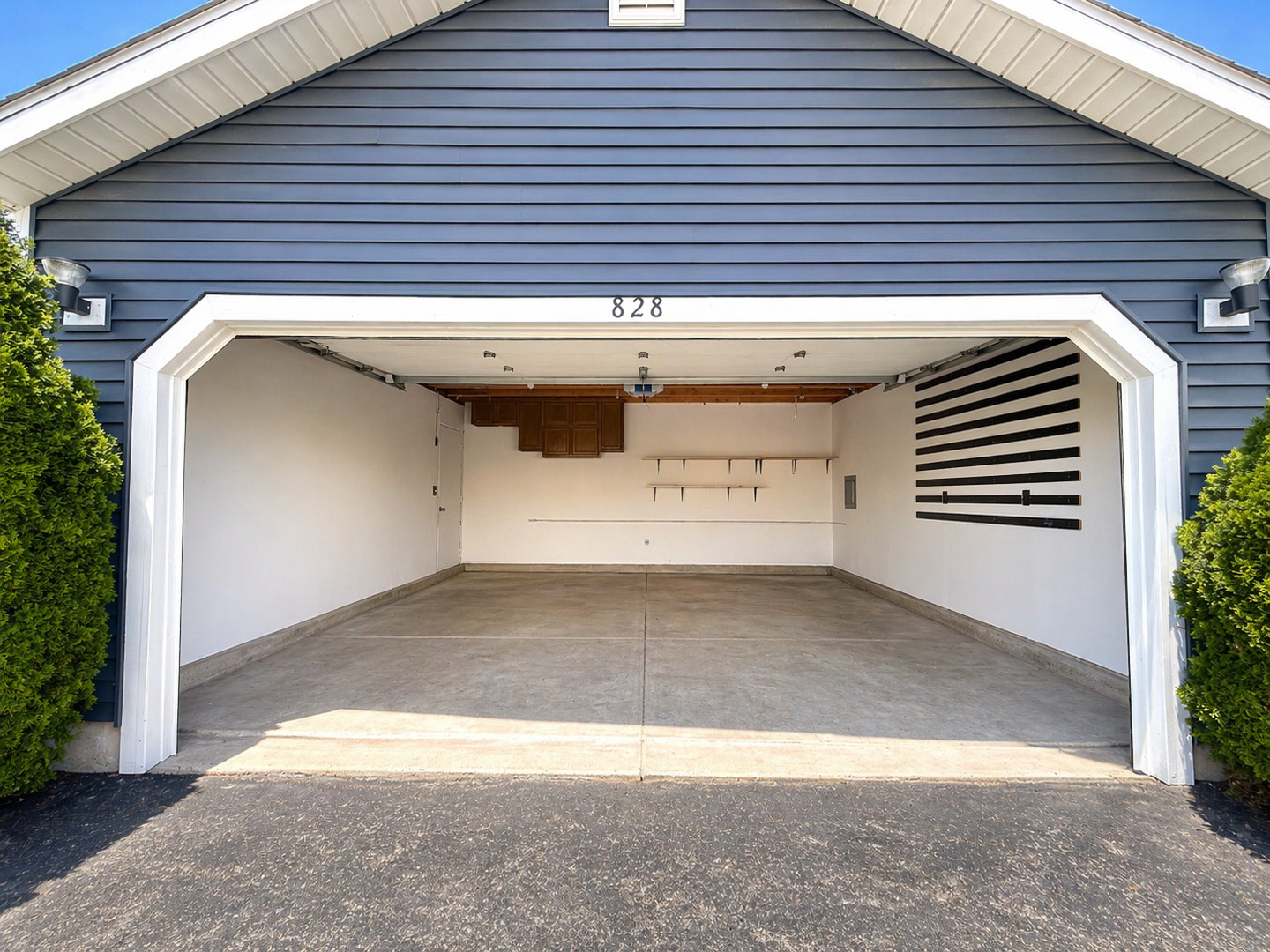 828 Huron Court Carol Stream IL 60188