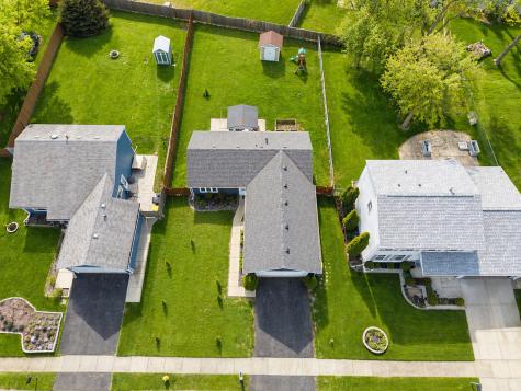 828 Huron Court Carol Stream IL 60188