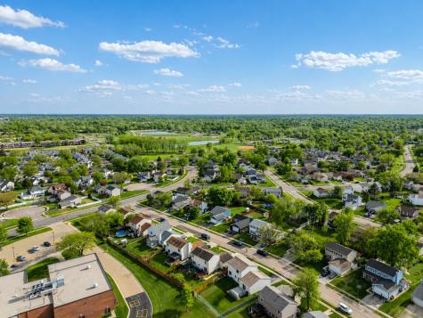 828 Huron Court Carol Stream IL 60188