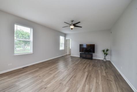298 Fairhaven Drive St. Charles IL 60175