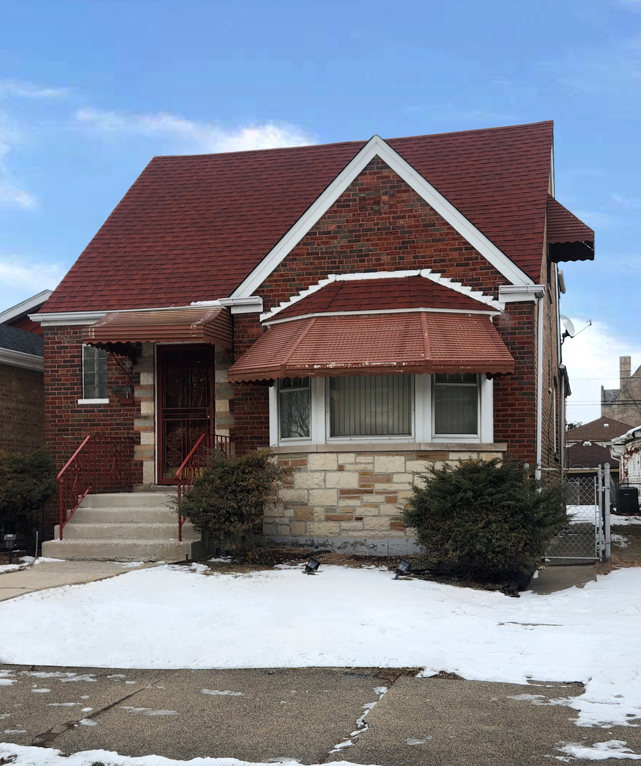 8351 South Dante Avenue Chicago IL 60619