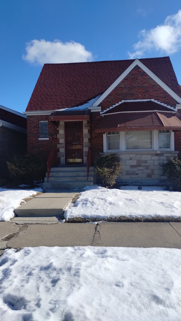 8351 South Dante Avenue Chicago IL 60619