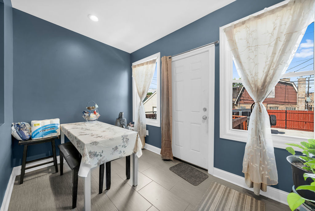 5914 South Washtenaw Avenue Chicago IL 60629