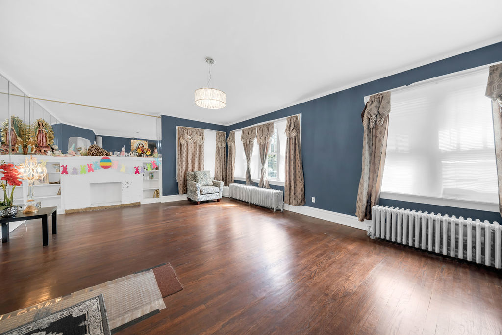 5914 South Washtenaw Avenue Chicago IL 60629