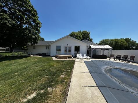 12795 Lawrence Road Sterling IL 61081