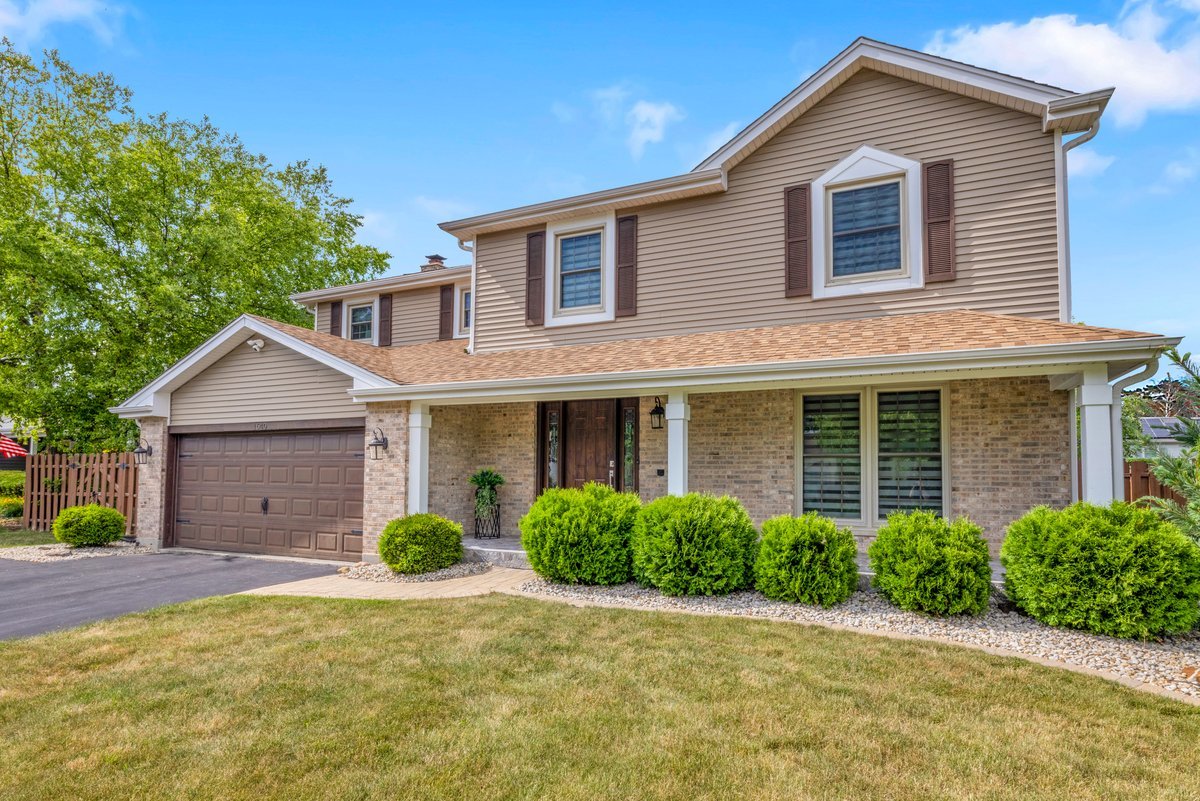 1640 Hartley Drive Algonquin IL 60102