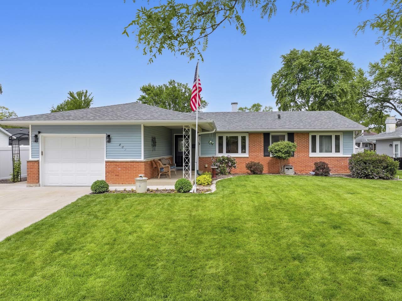 801 Delphia Avenue Elk Grove Village IL 60007