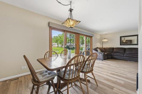 801 Delphia Avenue Elk Grove Village IL 60007