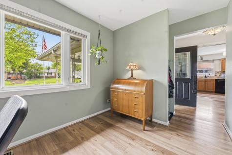 801 Delphia Avenue Elk Grove Village IL 60007