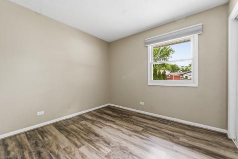 801 Delphia Avenue Elk Grove Village IL 60007