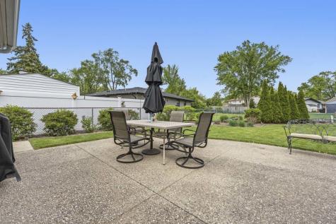 801 Delphia Avenue Elk Grove Village IL 60007